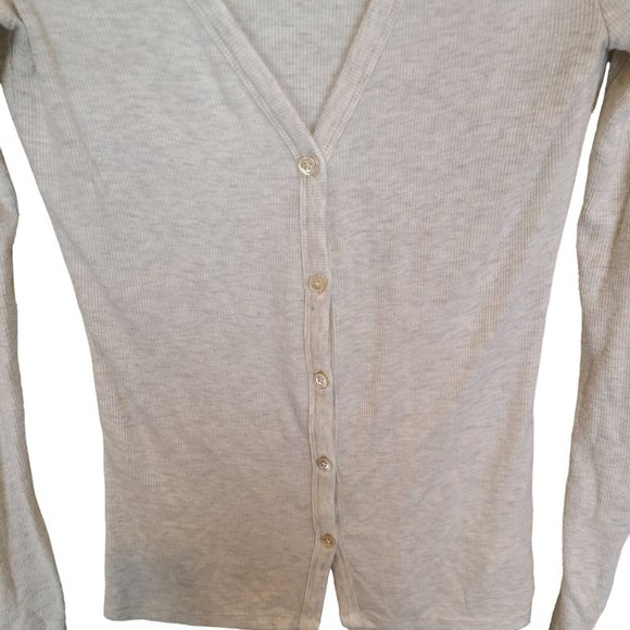 Wilfred Aritzia Womens XS Beige Long Sleeves Button Front V-Neck Reanne Shirt - Picture 3 of 8